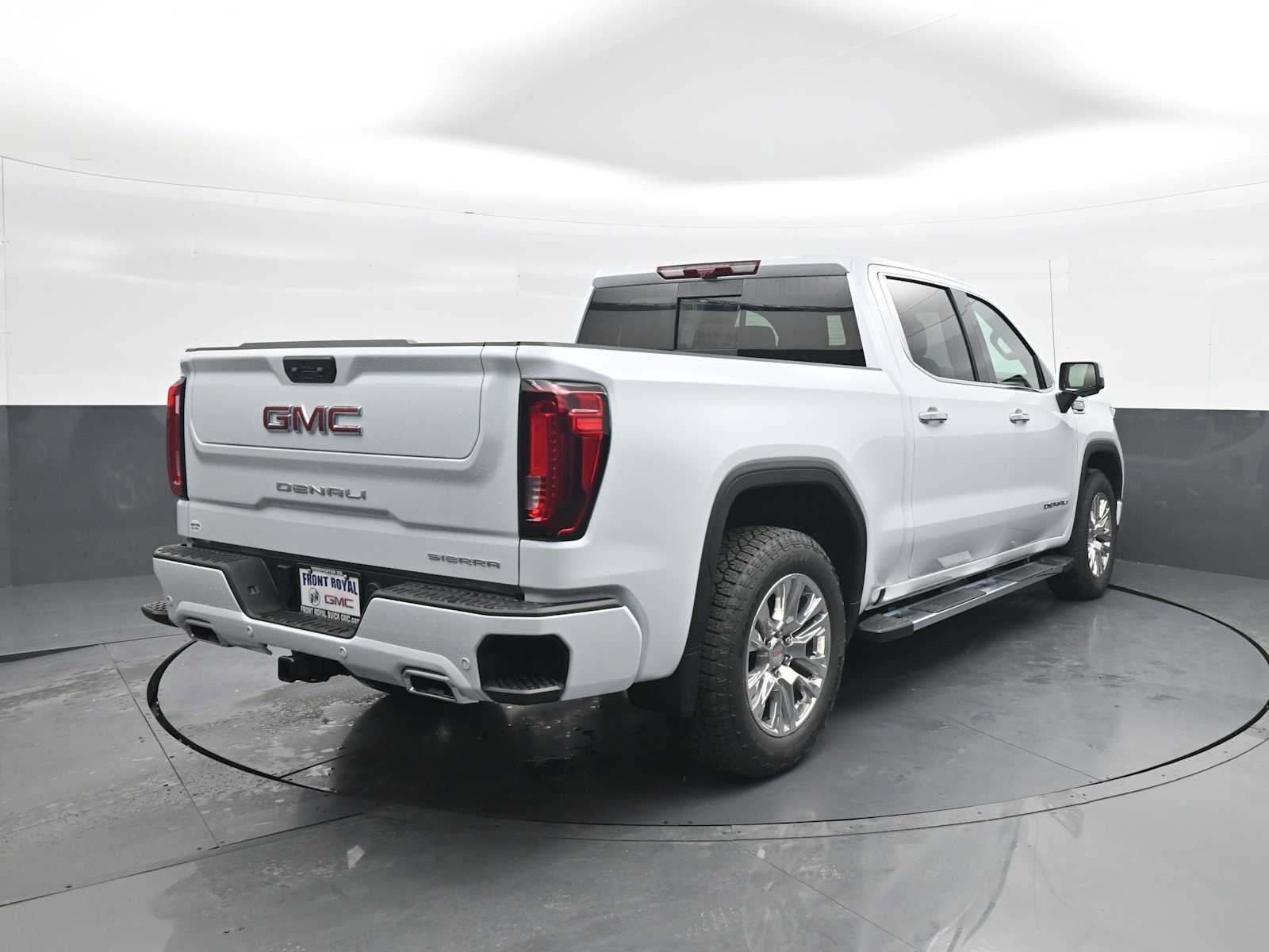 New 2026 GMC Sierra 1500 Denali w/ Technology Package AWD/4WD image 8