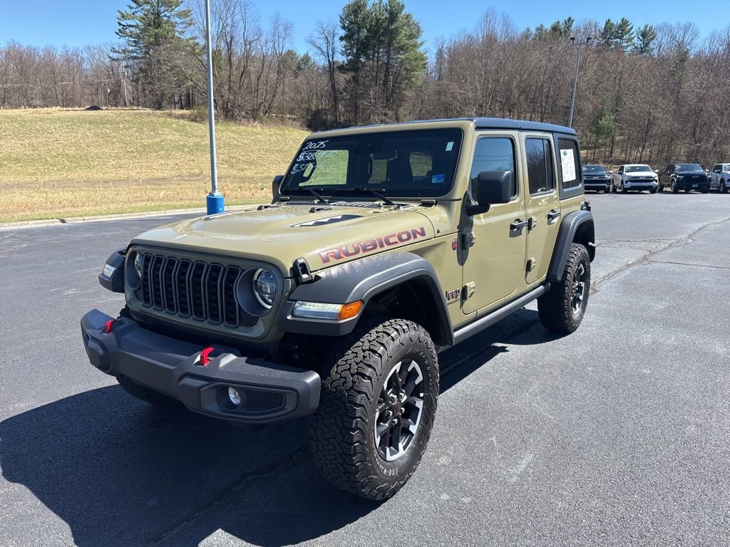Used 2025 Jeep Wrangler Unlimited Rubicon image 3