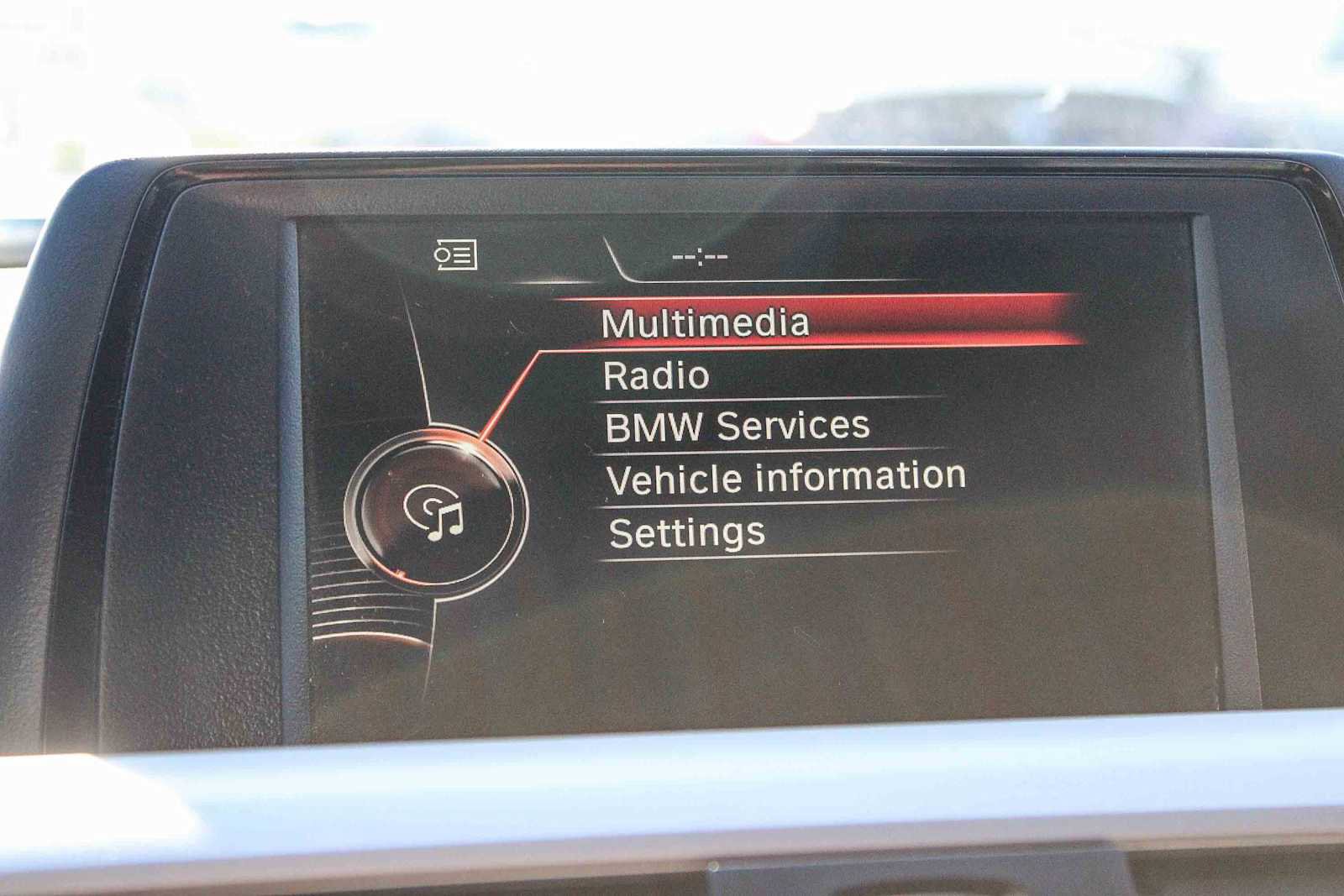 Used 2015 BMW 320i Sedan image 23