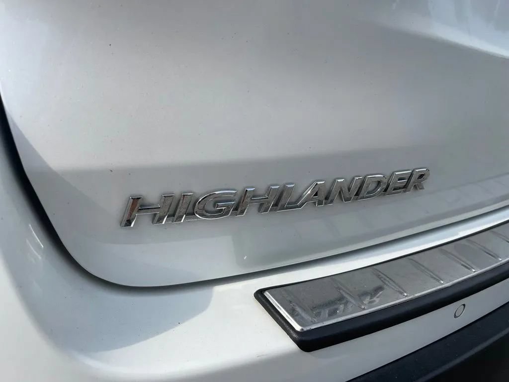 Used 2019 Toyota Highlander Limited AWD/4WD image 12