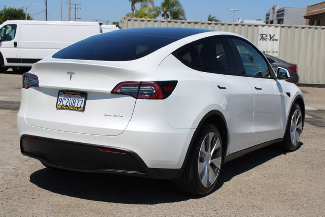 Used 2022 Tesla Model Y Long Range AWD/4WD image 5