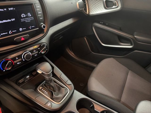 Used 2024 Kia Soul LX w/ Option Group 015 FWD image 31