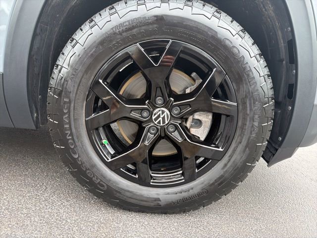 Certified 2024 Volkswagen Atlas Peak Edition SEL image 10