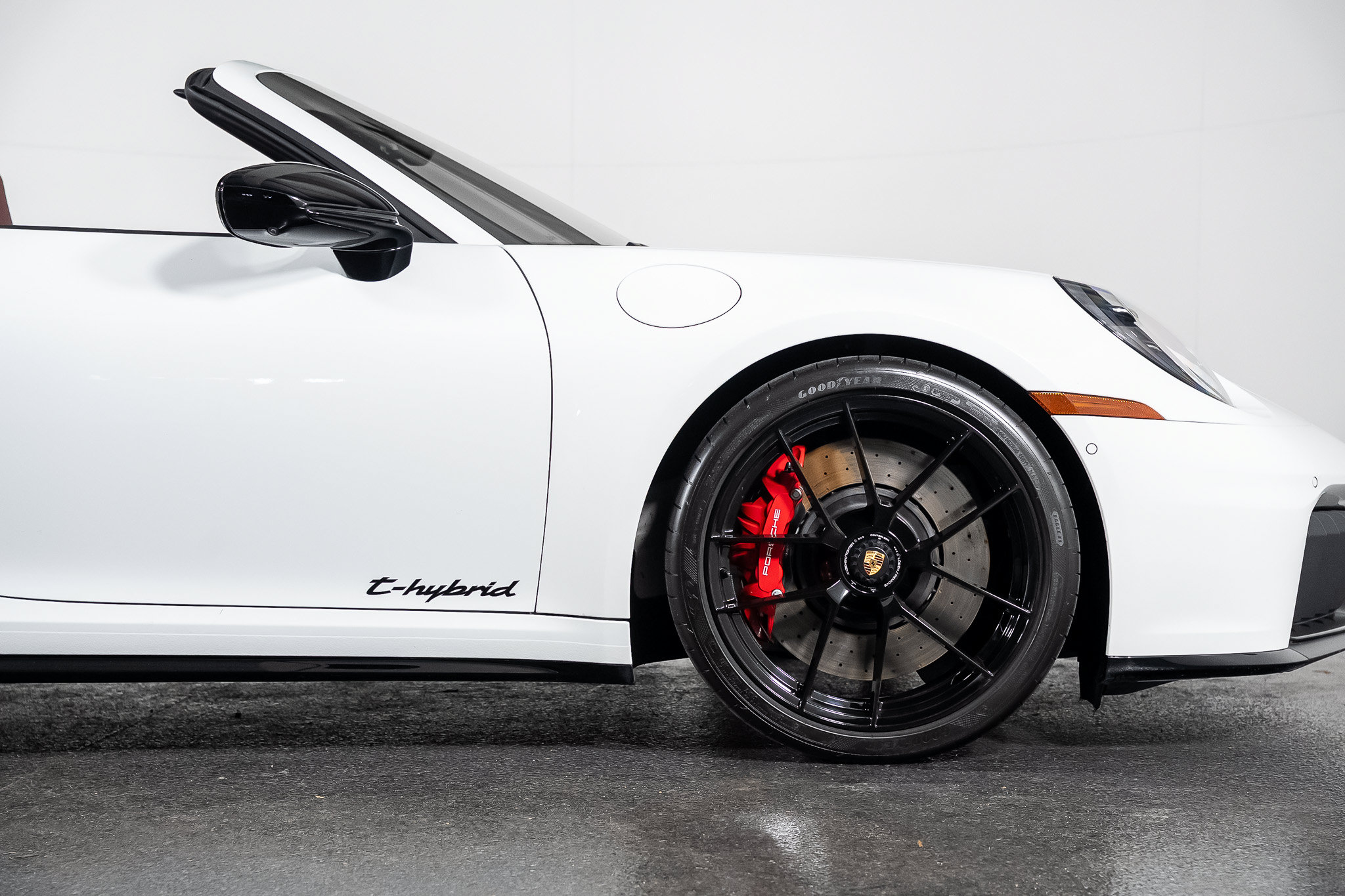 Used 2025 Porsche 911 Carrera 4 GTS AWD/4WD image 34