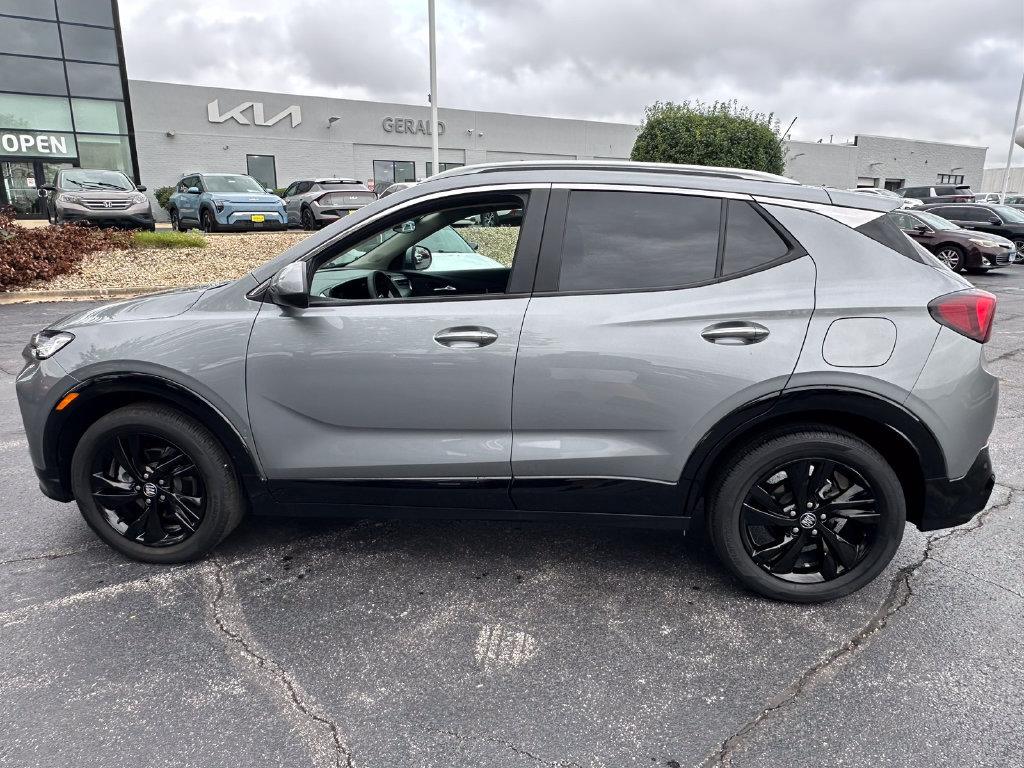 Used 2024 Buick Encore GX Sport Touring FWD image 6