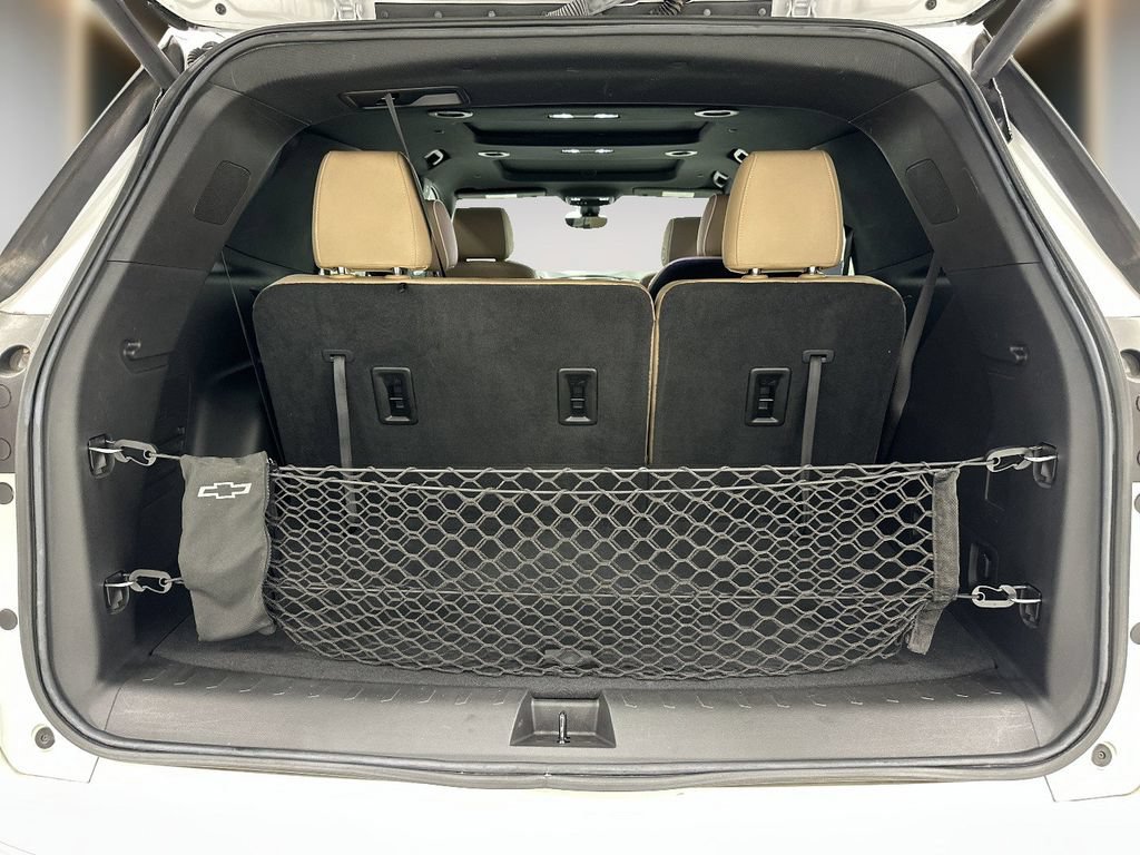 Used 2023 Chevrolet Traverse Premier FWD image 12
