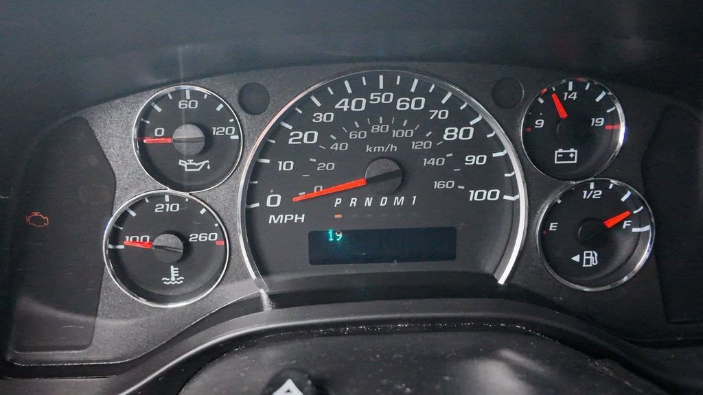 Used 2024 GMC Savana 2500 w/ Driver Convenience Package RWD image 4