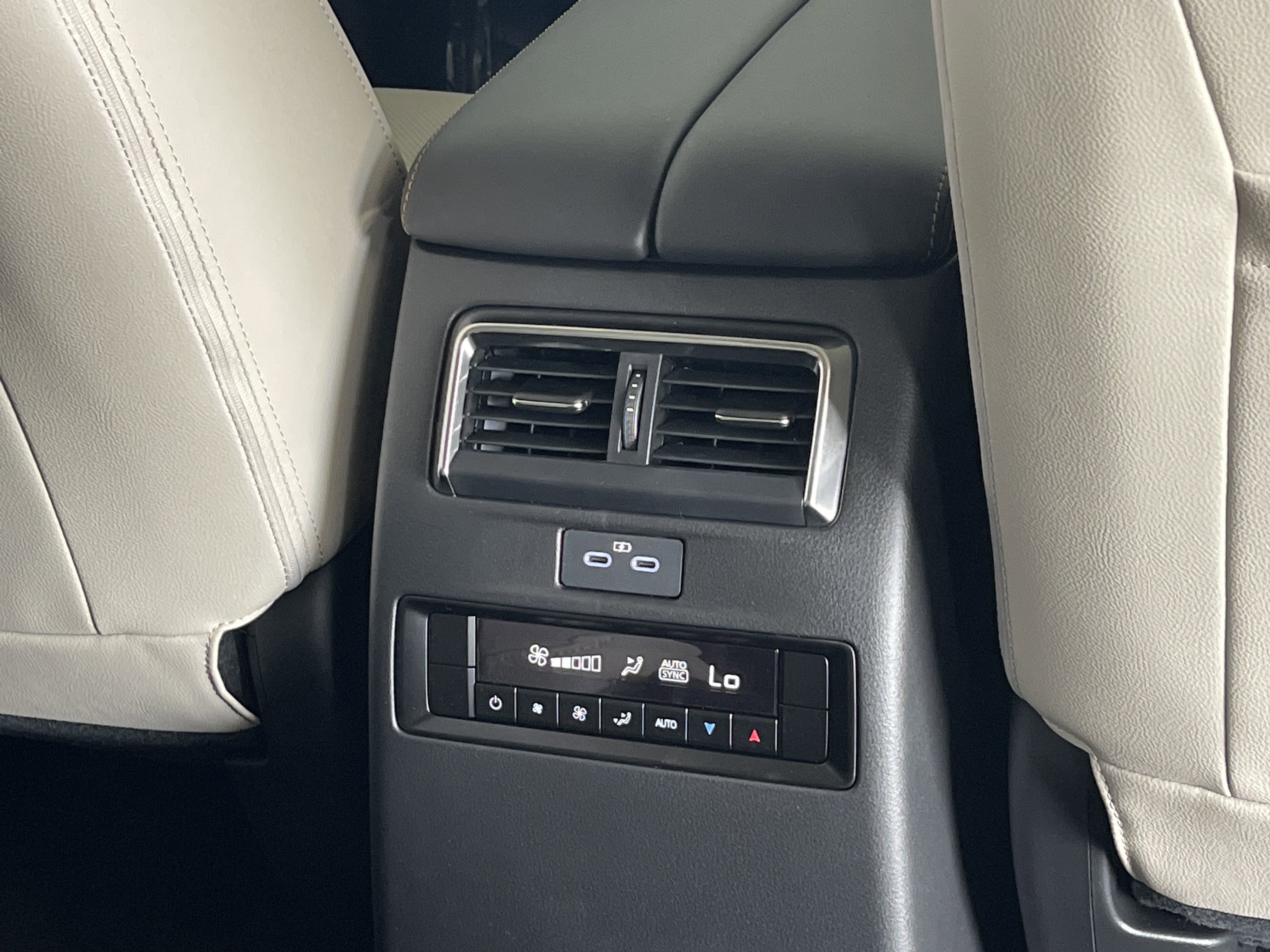 New 2025 MAZDA CX-90 Plug-In Hybrid w/ Preferred image 12