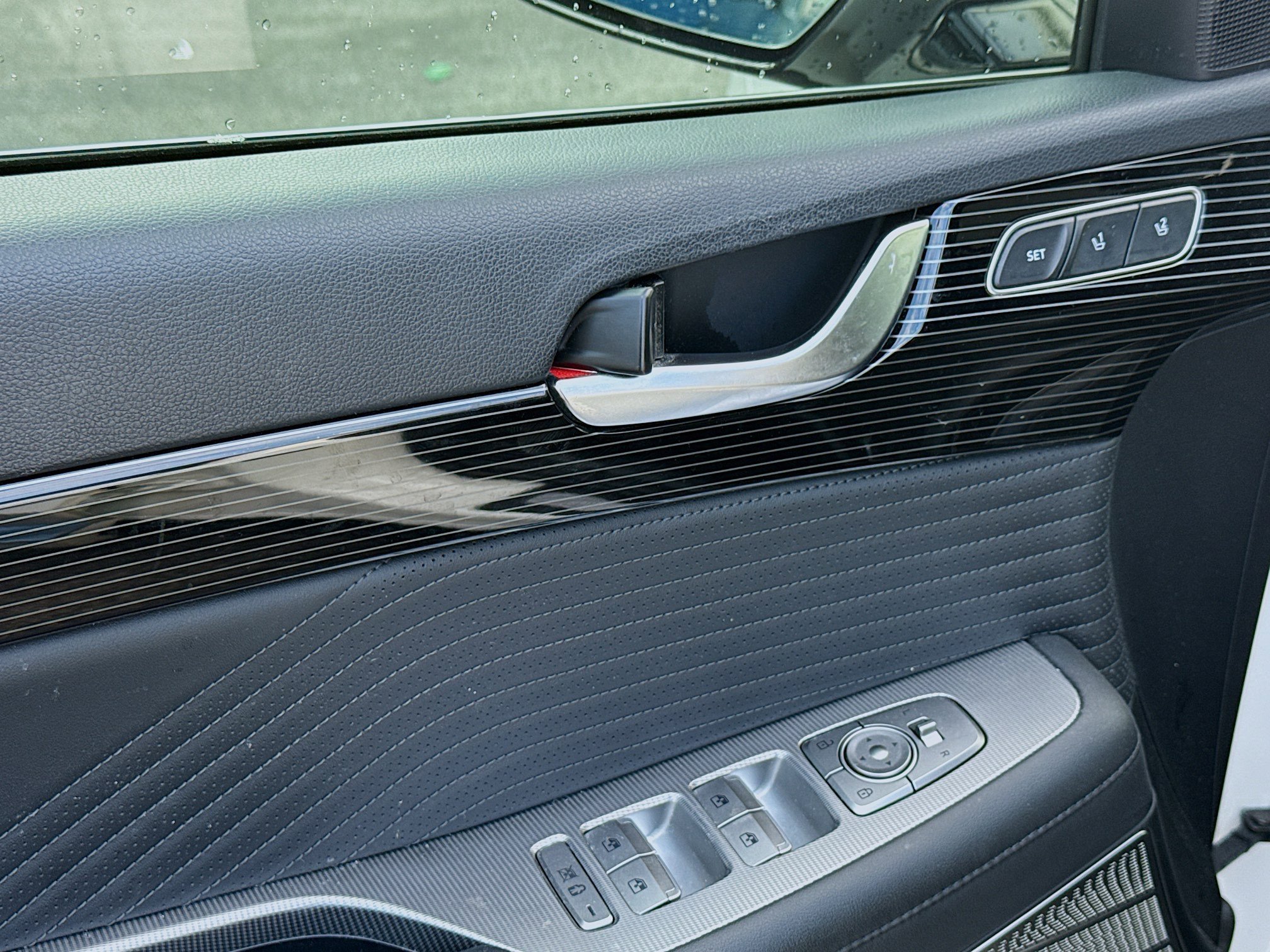 Used 2023 Hyundai Palisade Calligraphy image 16