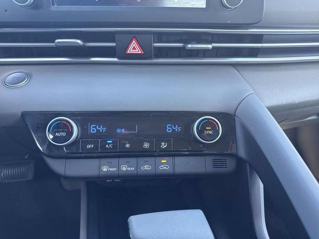 Used 2023 Hyundai Elantra SEL image 24