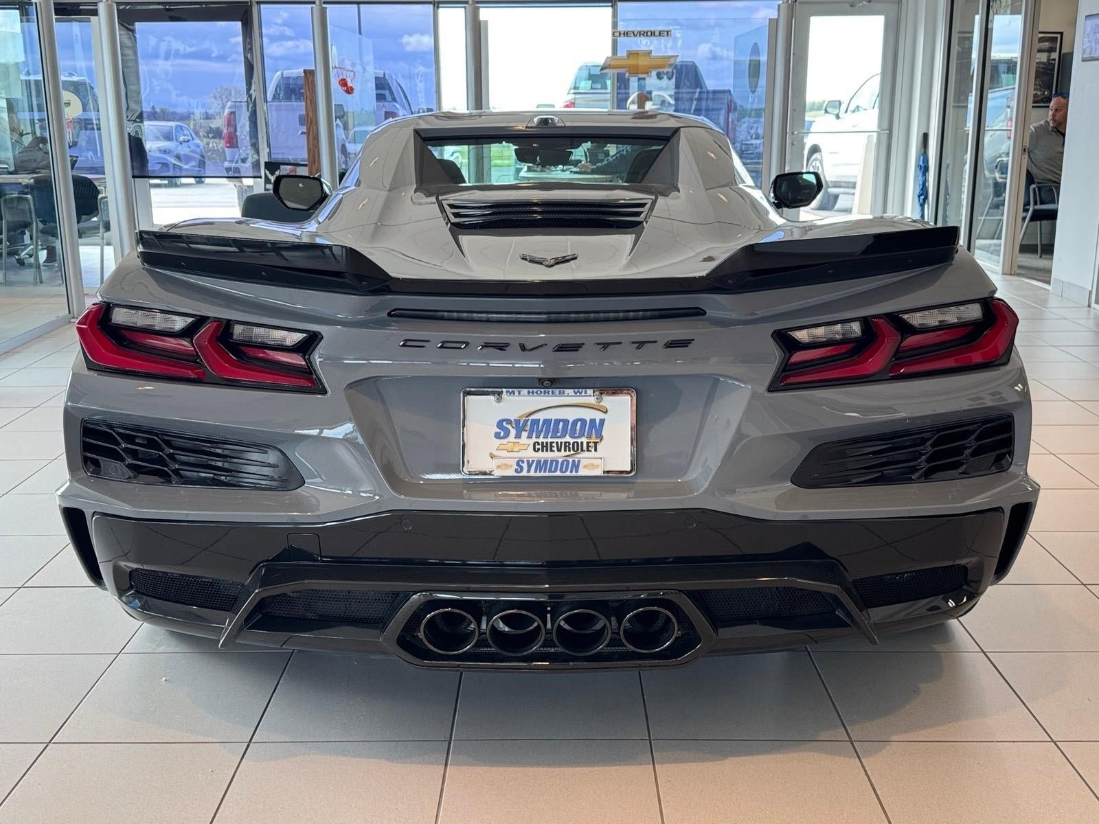 Used 2024 Chevrolet Corvette Z06 RWD image 4