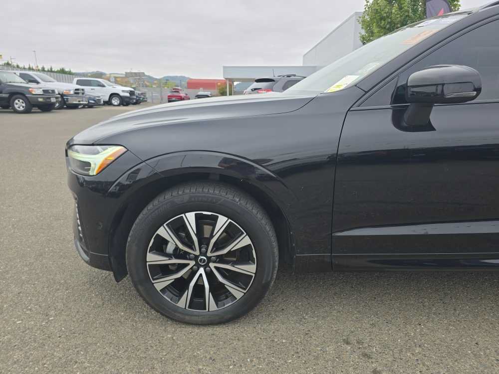 Used 2023 Volvo XC60 B5 Plus AWD/4WD image 13