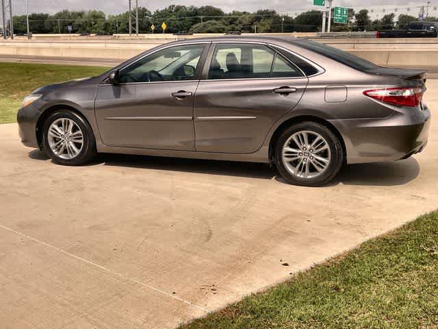 Used 2016 Toyota Camry SE FWD image 4