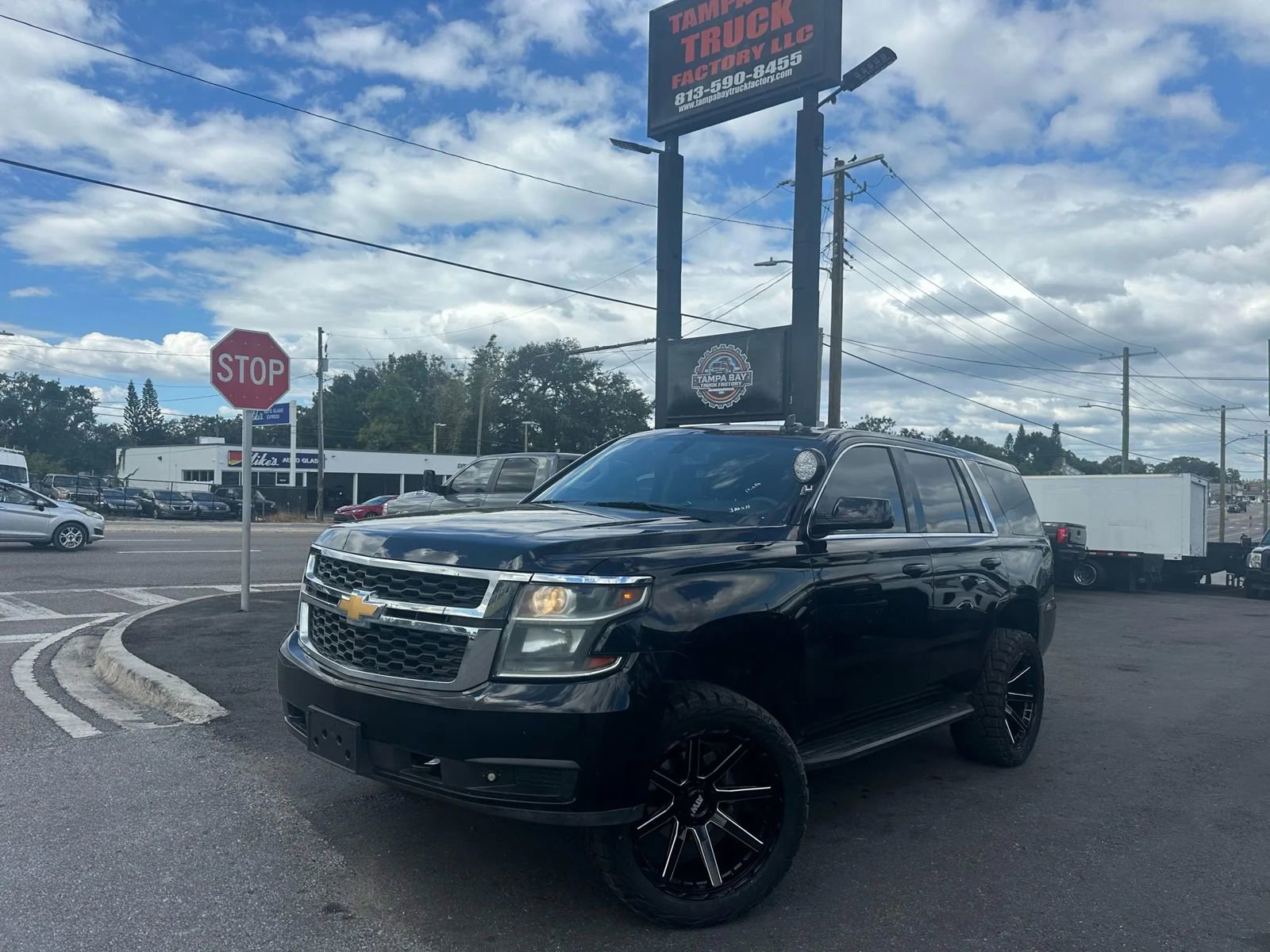 Used 2019 Chevrolet Tahoe 2WD image 2