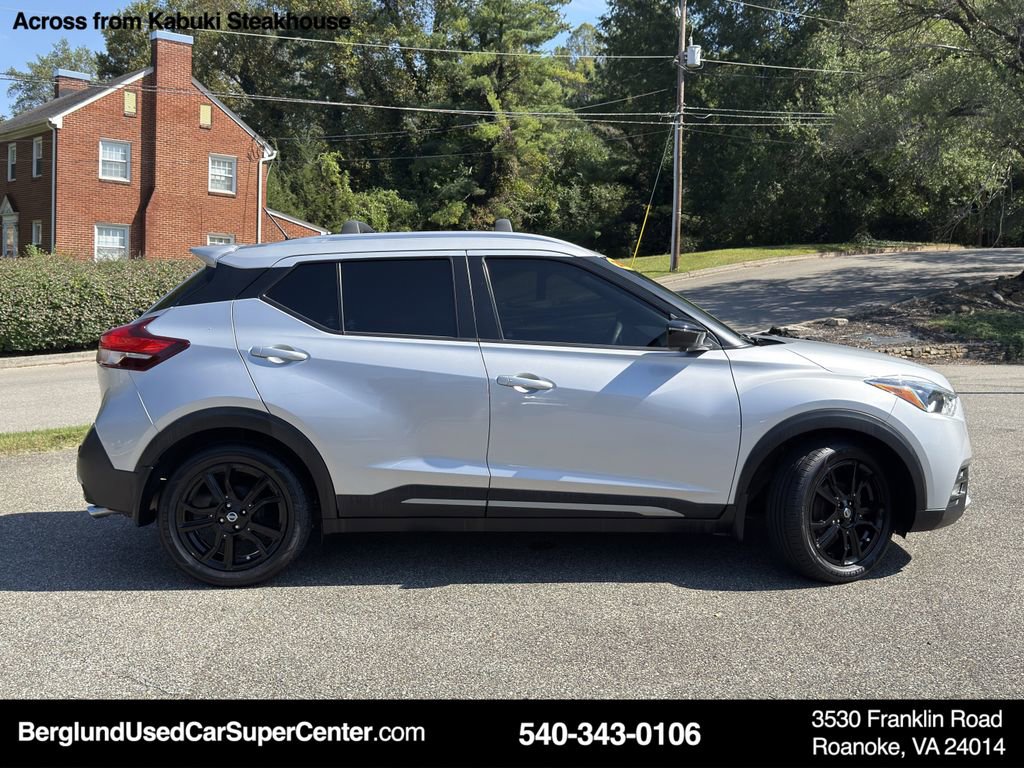 Used 2020 Nissan Kicks SR w/ Exterior Package image 3