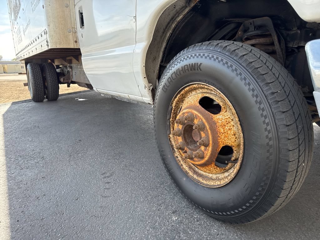Used 2006 Ford E-350 and Econoline 350 Super Duty RWD image 6
