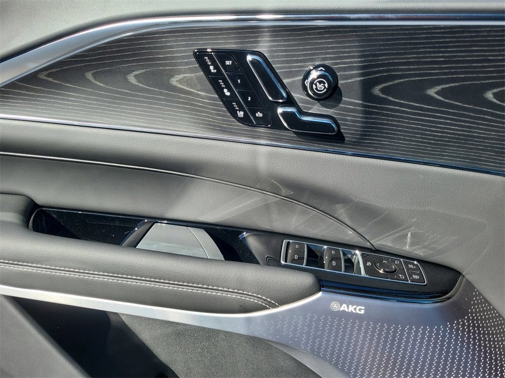 New 2026 Cadillac Lyriq Signature Luxury image 11