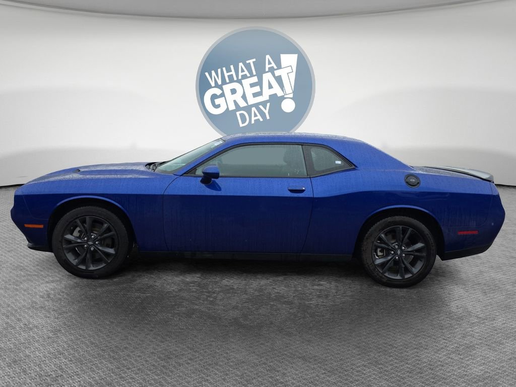 Used 2022 Dodge Challenger SXT w/ Driver Convenience Group AWD/4WD image 7