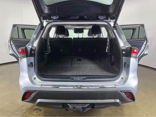 Used 2023 Toyota Highlander XLE image 20