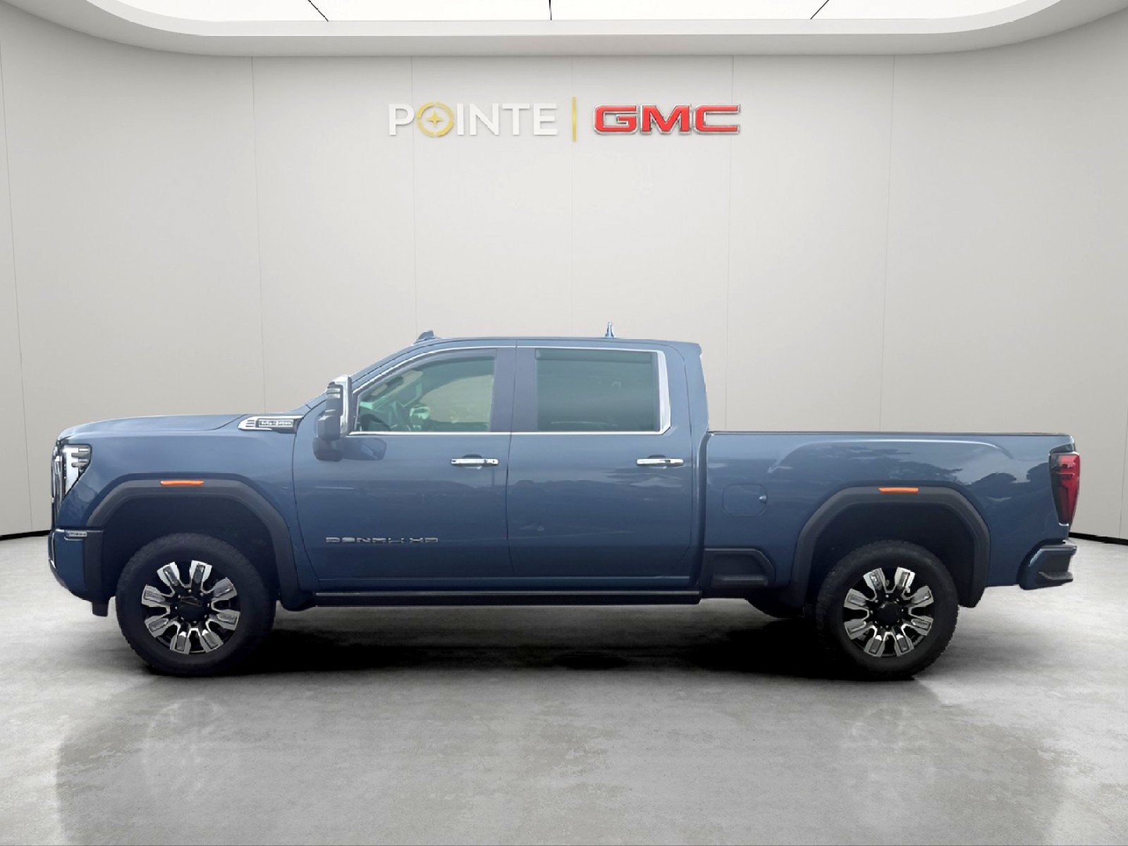 Used 2024 GMC Sierra 2500 Denali w/ Denali Reserve Package AWD/4WD image 10