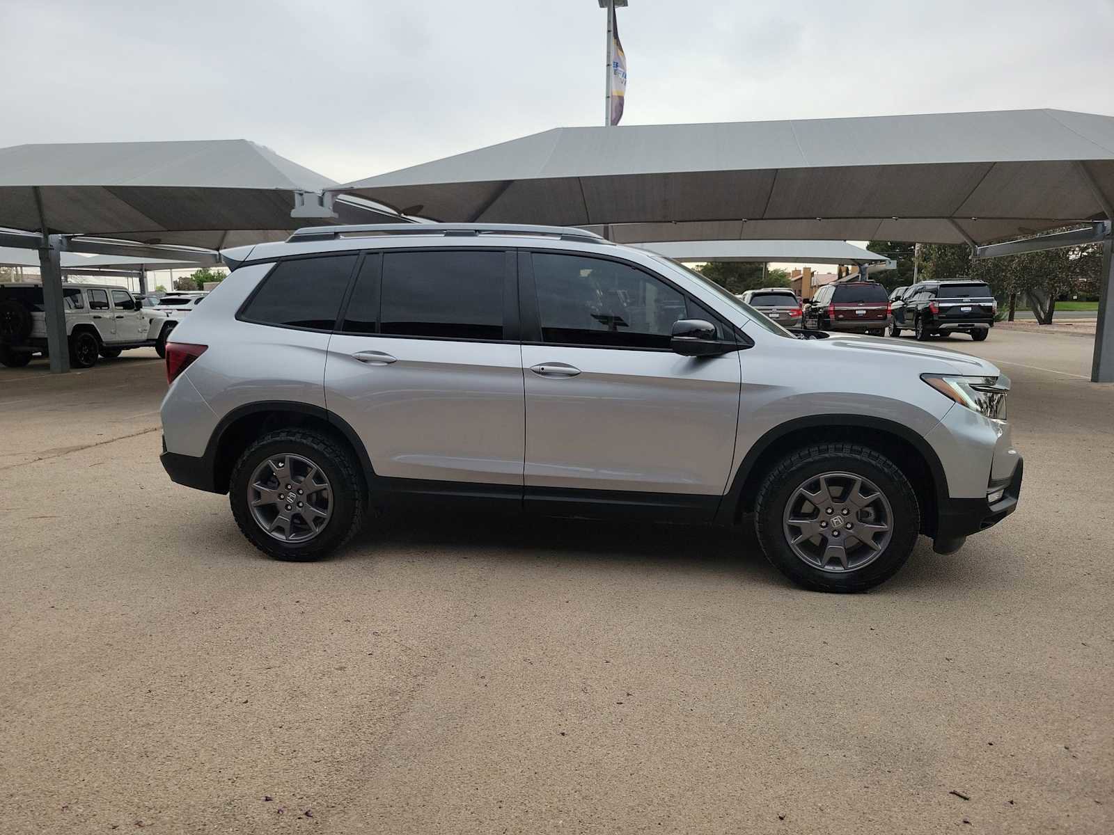 Used 2024 Honda Passport TrailSport image 9