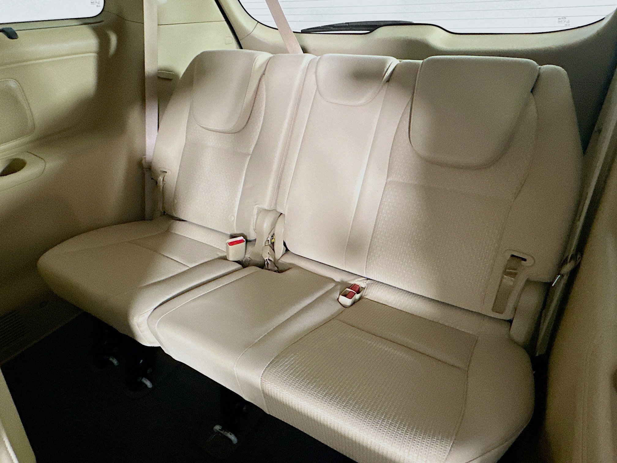 Used 2016 Kia Sedona LX w/ LX Convenience Package image 27