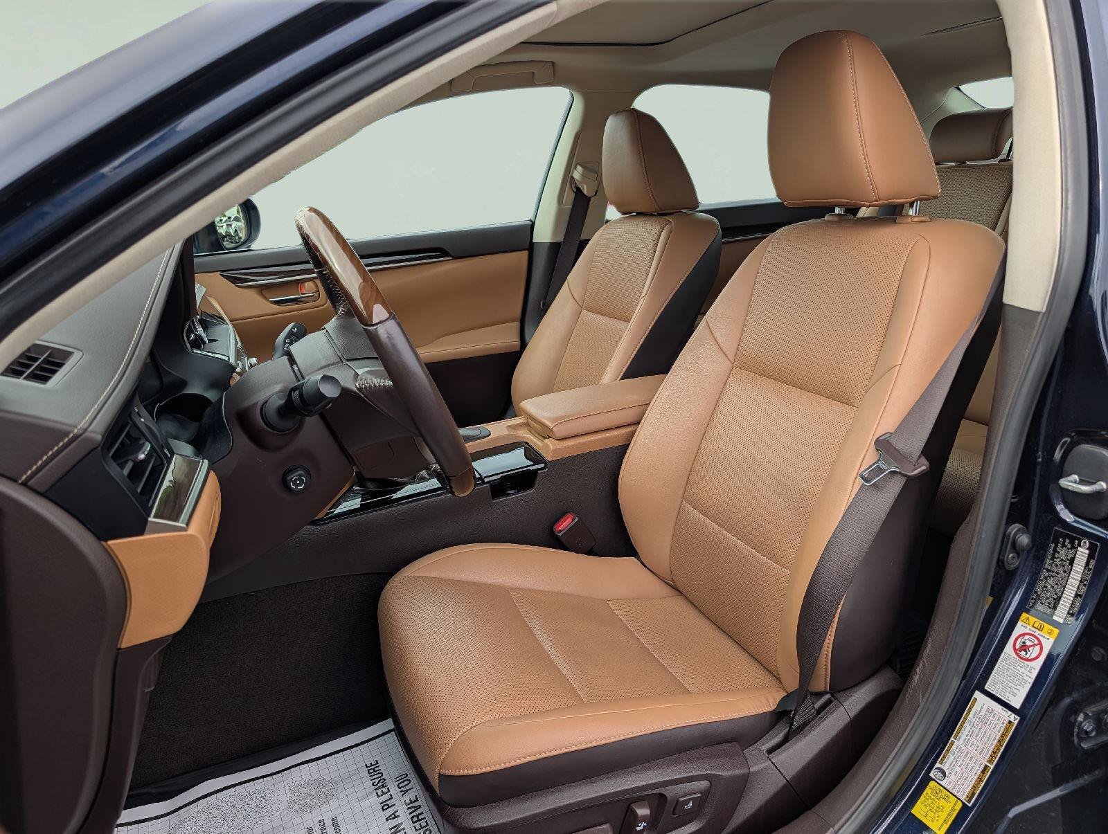 Used 2016 Lexus ES 350 w/ Premium Package w/Wood Trim FWD image 12