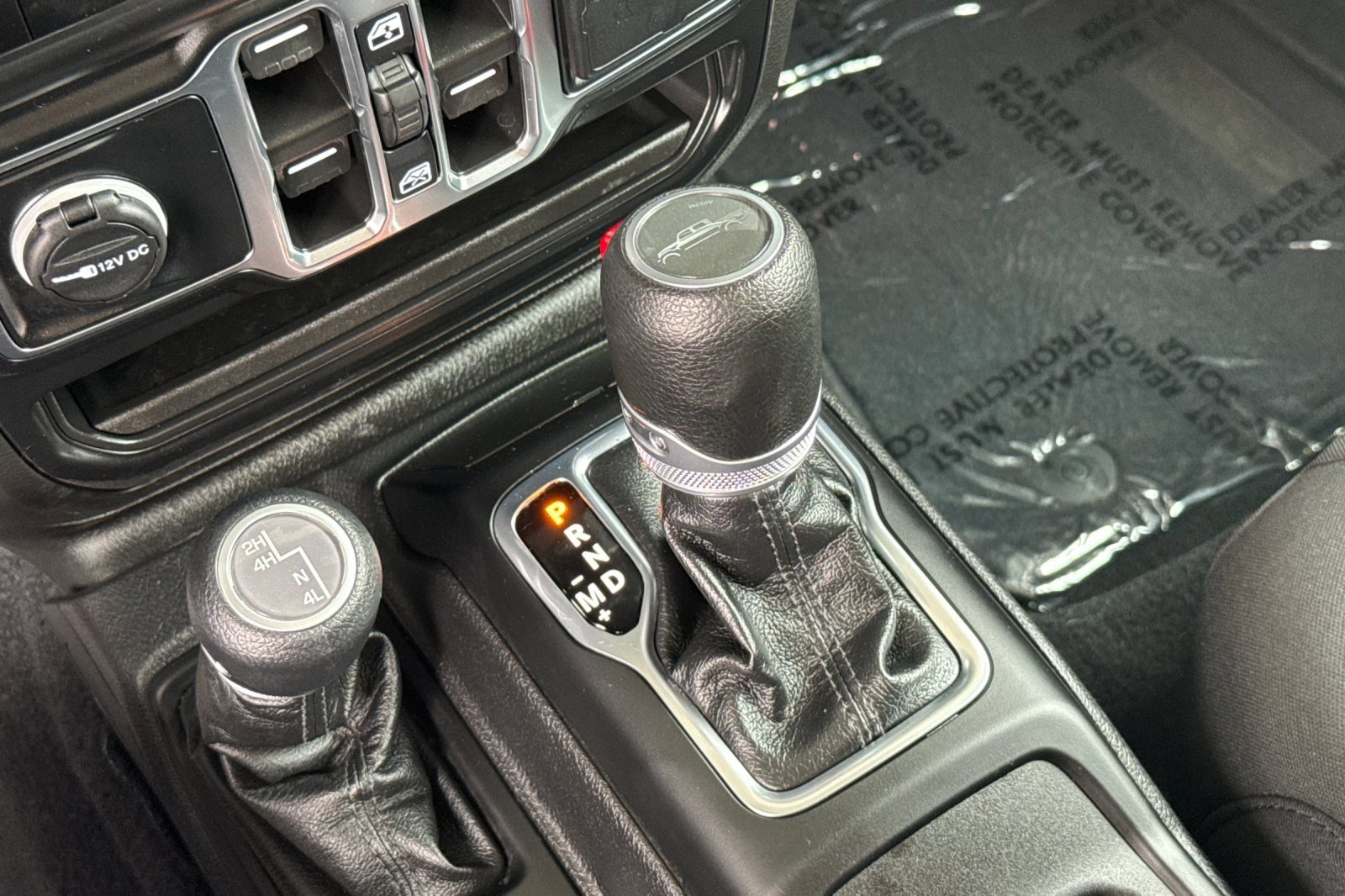 Used 2023 Jeep Gladiator Sport AWD/4WD image 19
