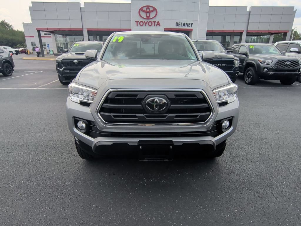 Used 2019 Toyota Tacoma SR5 AWD/4WD image 3