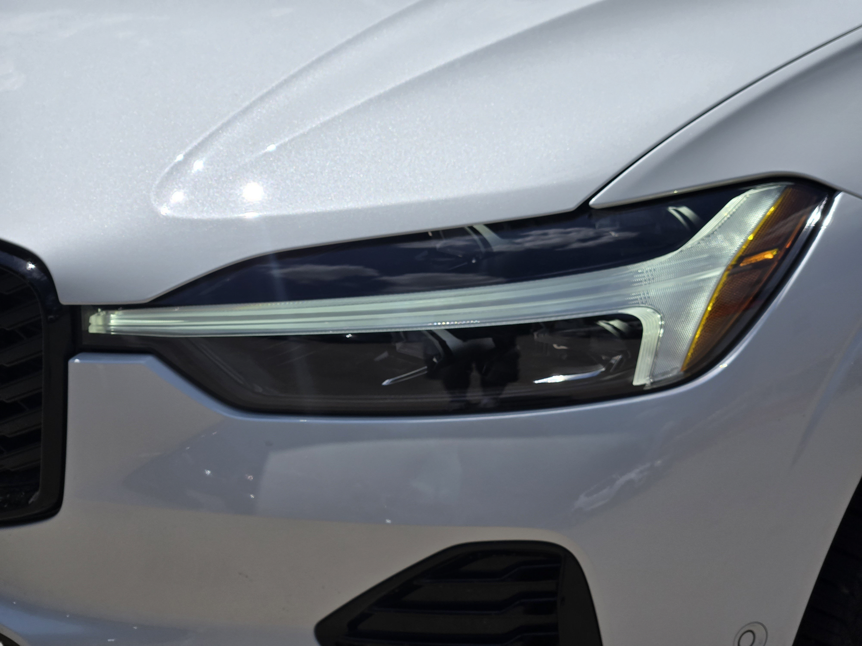 New 2026 Volvo XC60 B5 Plus w/ Protection Package Premier AWD/4WD image 30