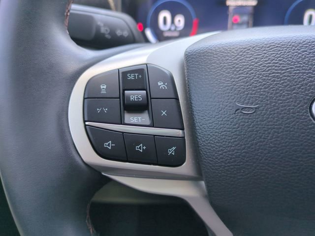 Used 2025 Ford Explorer Active image 29
