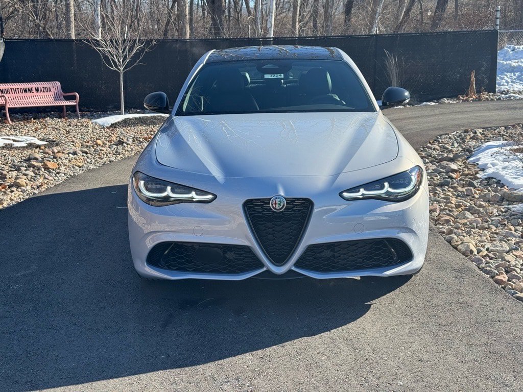 New 2025 Alfa Romeo Giulia AWD w/ Veloce Package AWD image 8