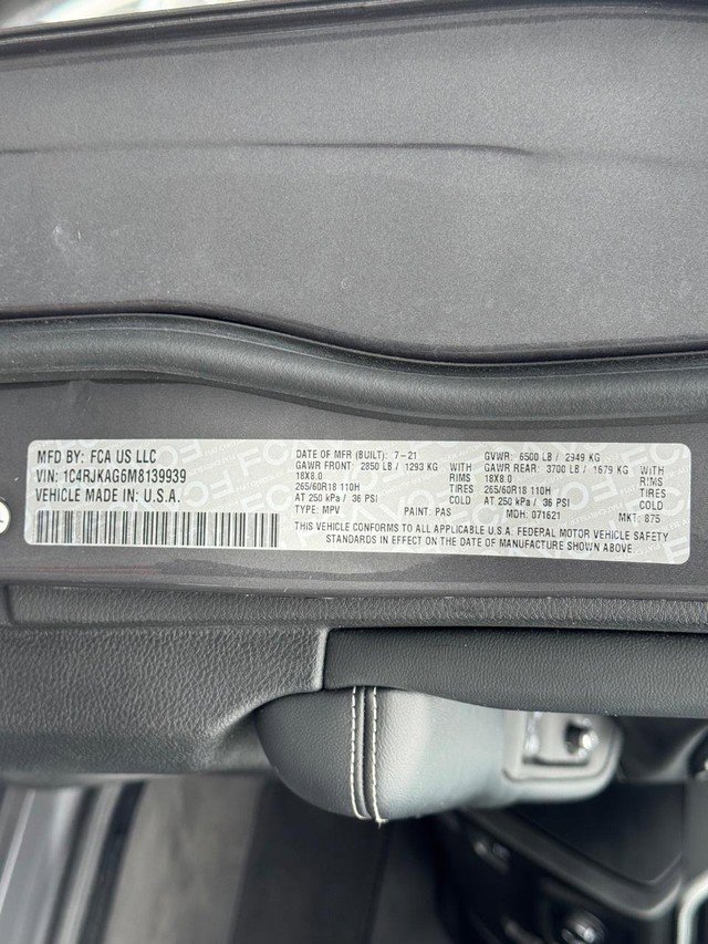 Used 2021 Jeep Grand Cherokee L Laredo w/ Luxury Tech Group I image 27