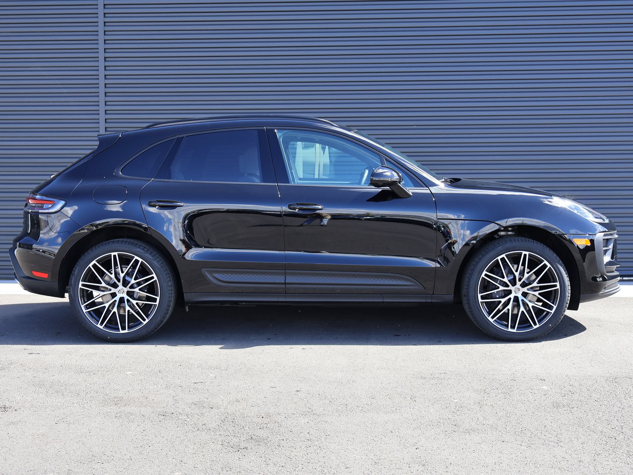 New 2026 Porsche Macan AWD/4WD image 8
