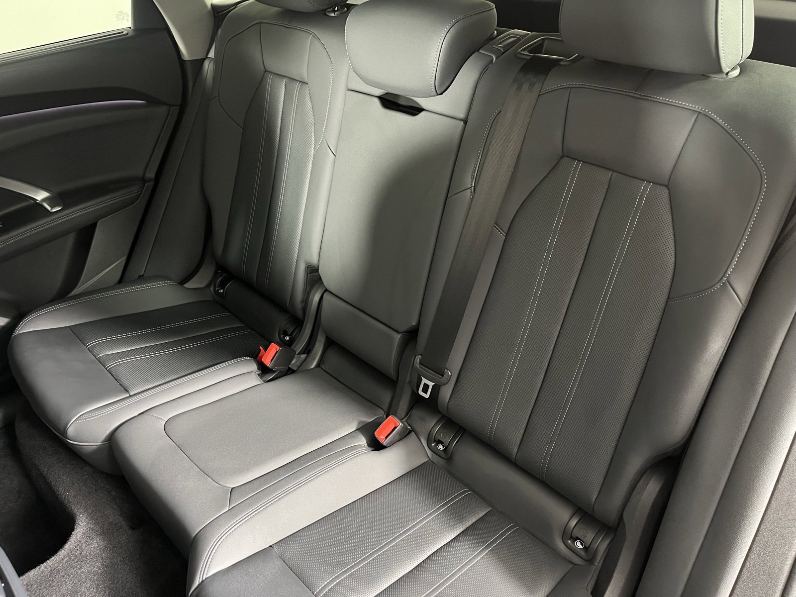 Certified 2025 Audi Q5 2.0T Premium Plus w/ Premium Plus image 19