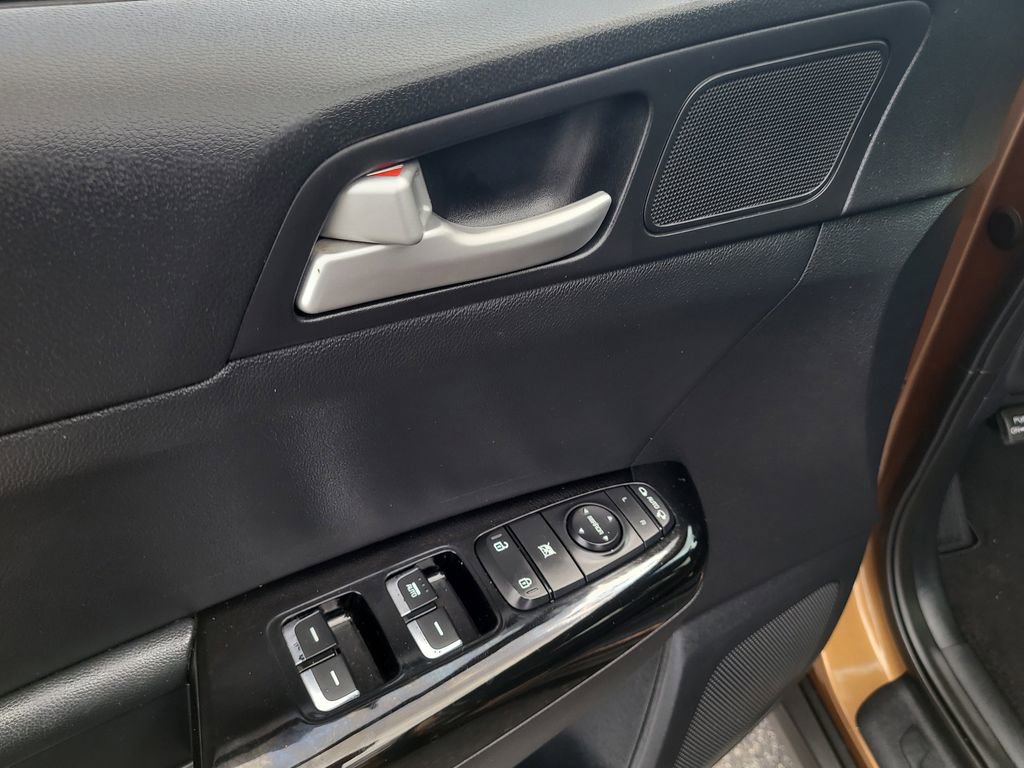 Used 2018 Kia Sportage EX w/ EX Sport Appearance Package image 14