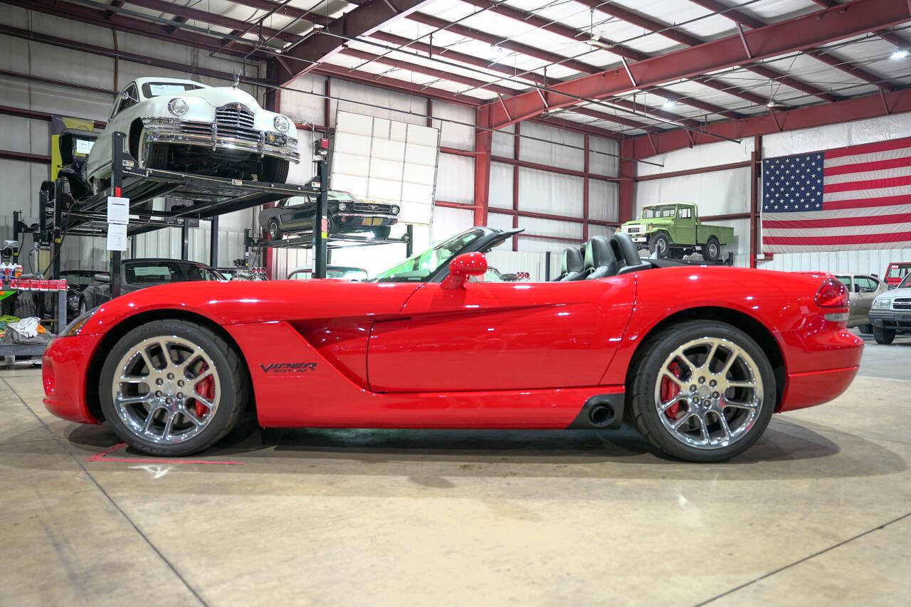 Used 2004 Dodge Viper SRT-10 RWD image 4