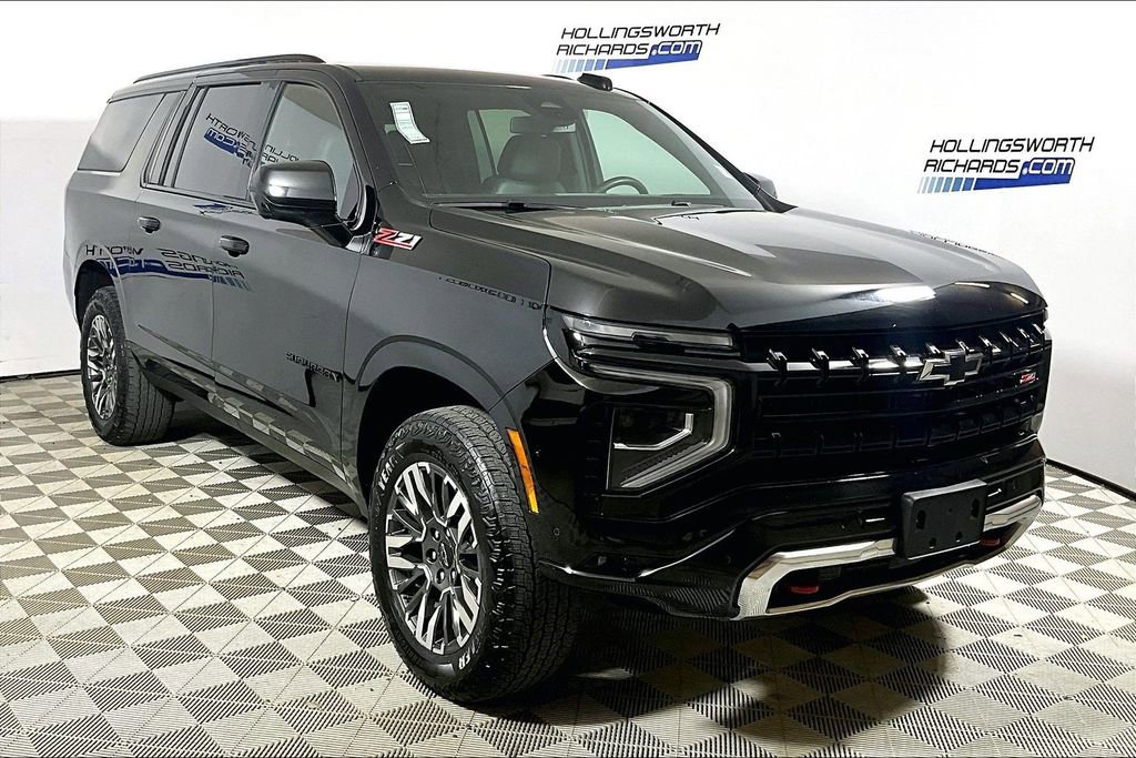 Used 2025 Chevrolet Suburban Z71 image 3