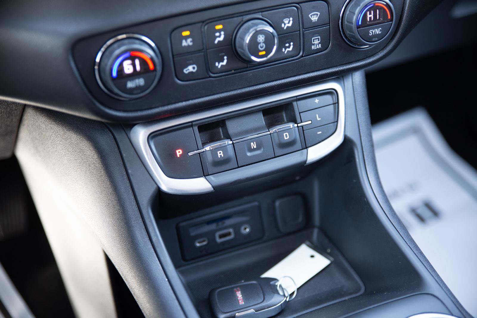 Used 2022 GMC Terrain SLT image 11