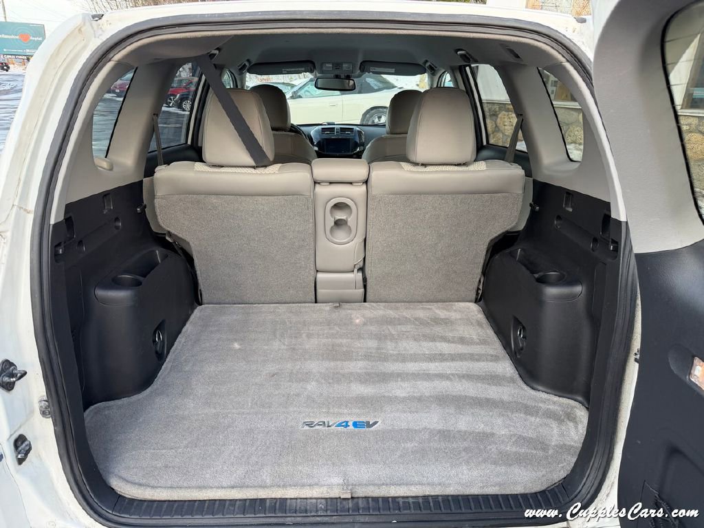 Used 2014 Toyota RAV4 EV image 8