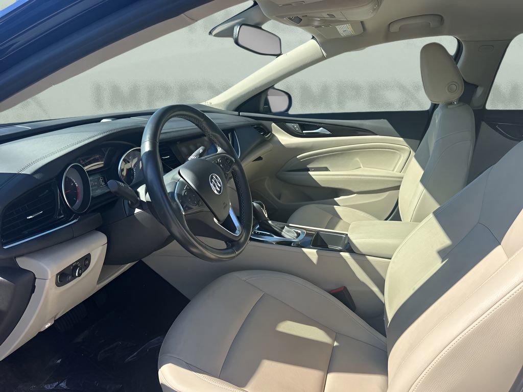 Used 2018 Buick Regal Essence image 9