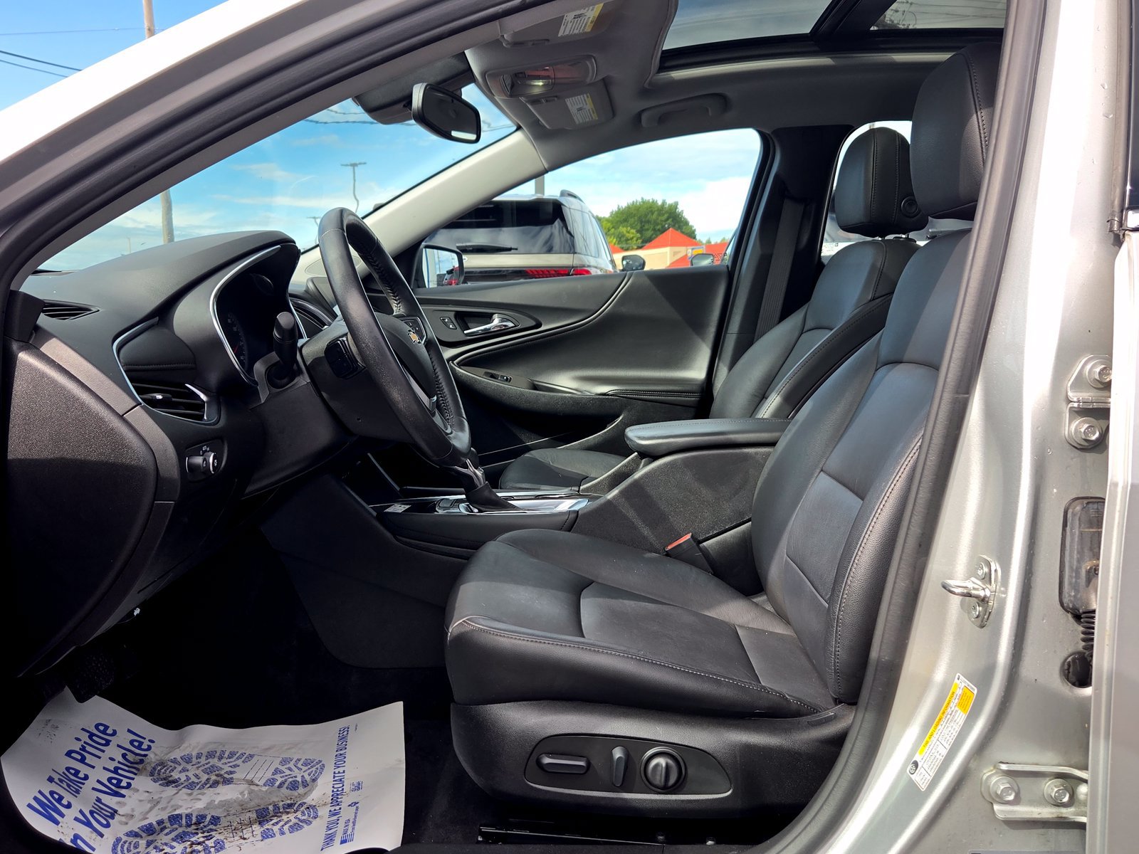 Used 2021 Chevrolet Malibu LT w/ Leather Package FWD image 13