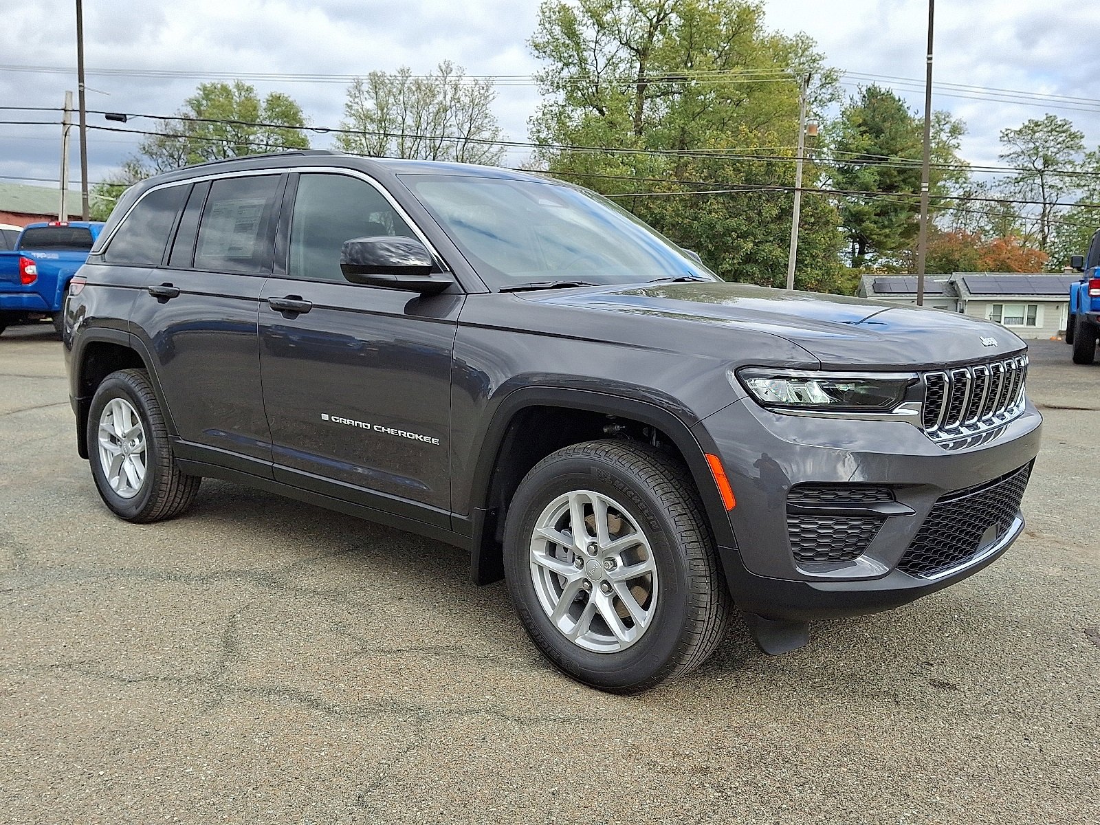 New 2025 Jeep Grand Cherokee Laredo