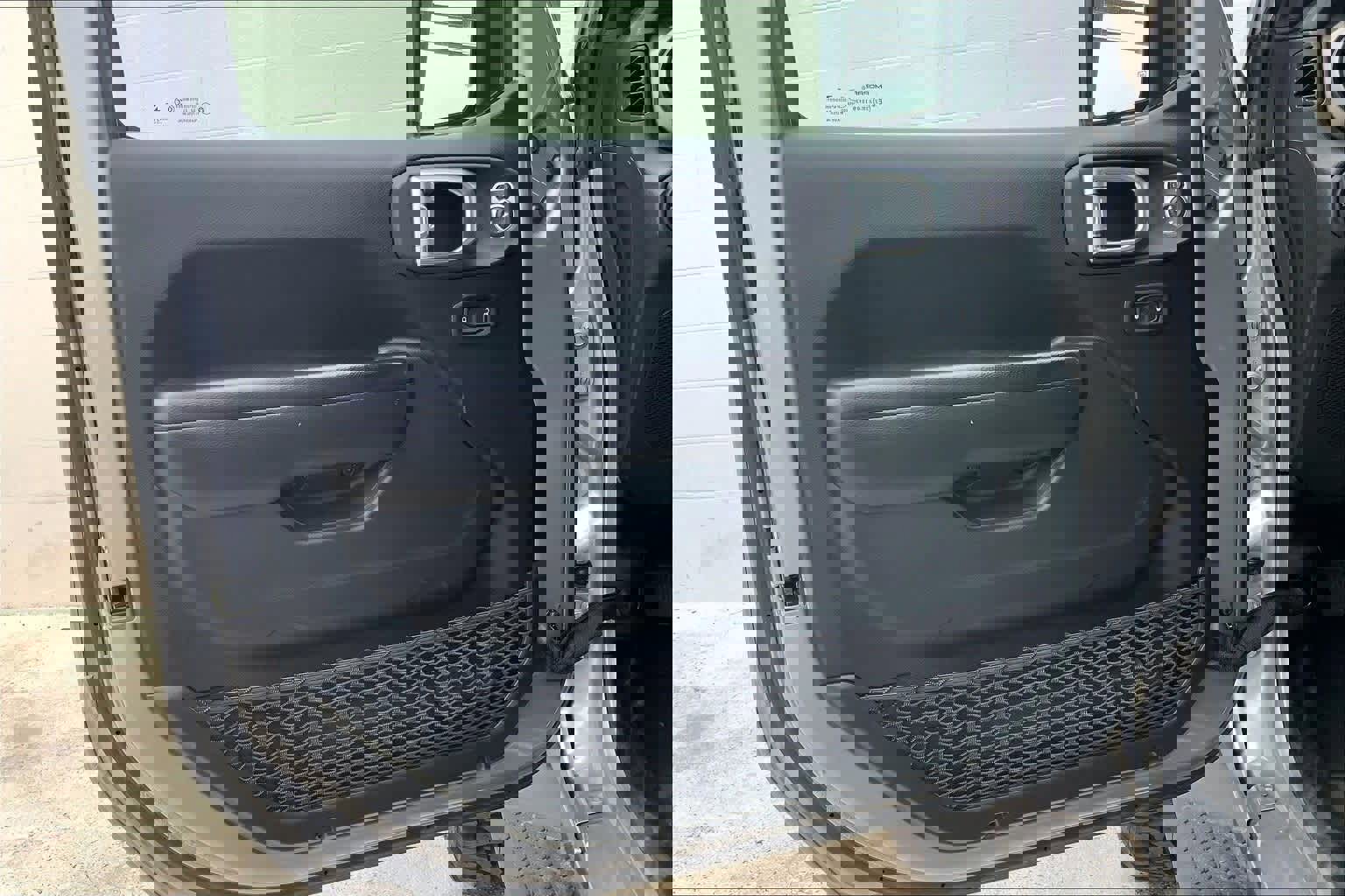 Used 2021 Jeep Wrangler Unlimited Sport image 28