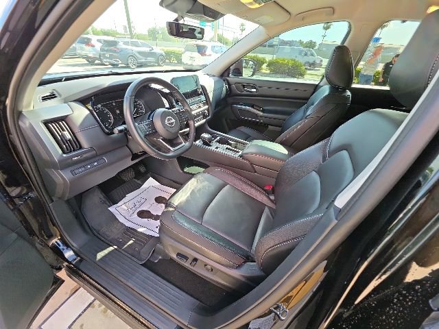 Used 2024 Nissan Pathfinder SL w/ Cargo Package FWD image 12