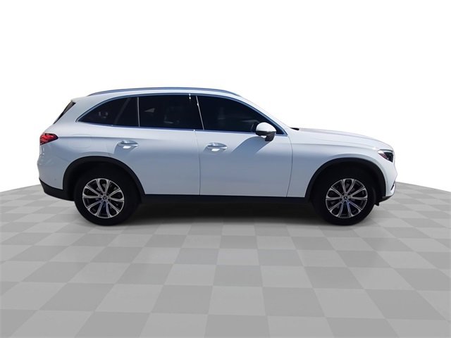 Used 2024 Mercedes-Benz GLC 300 4MATIC image 9