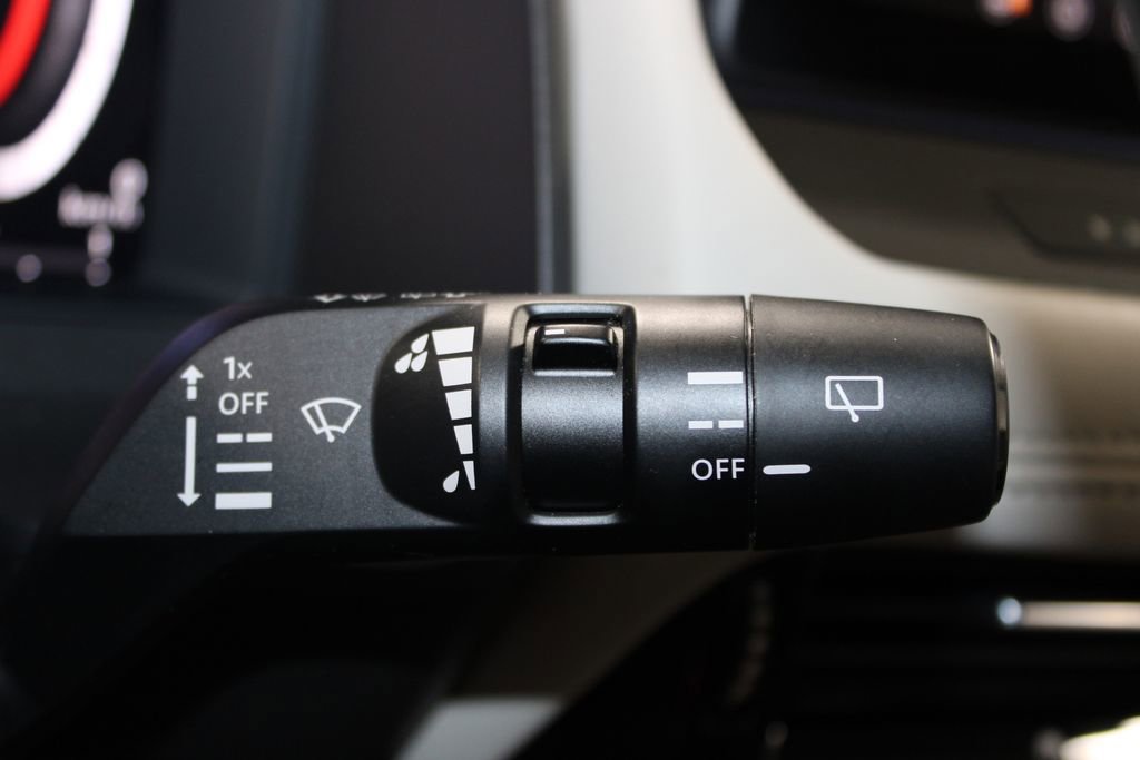 Used 2024 Nissan Rogue SL FWD image 24