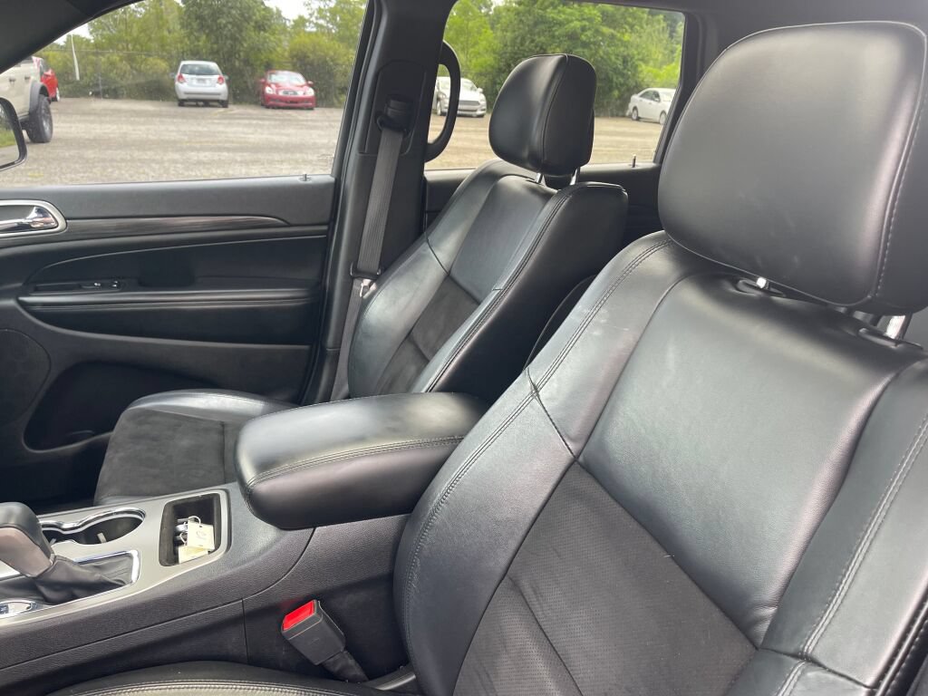 Used 2019 Jeep Grand Cherokee Altitude AWD/4WD image 6