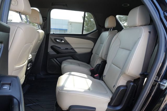 Used 2022 Chevrolet Traverse Premier FWD image 24