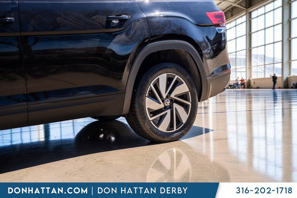 Used 2025 Volkswagen Atlas SE AWD/4WD image 36